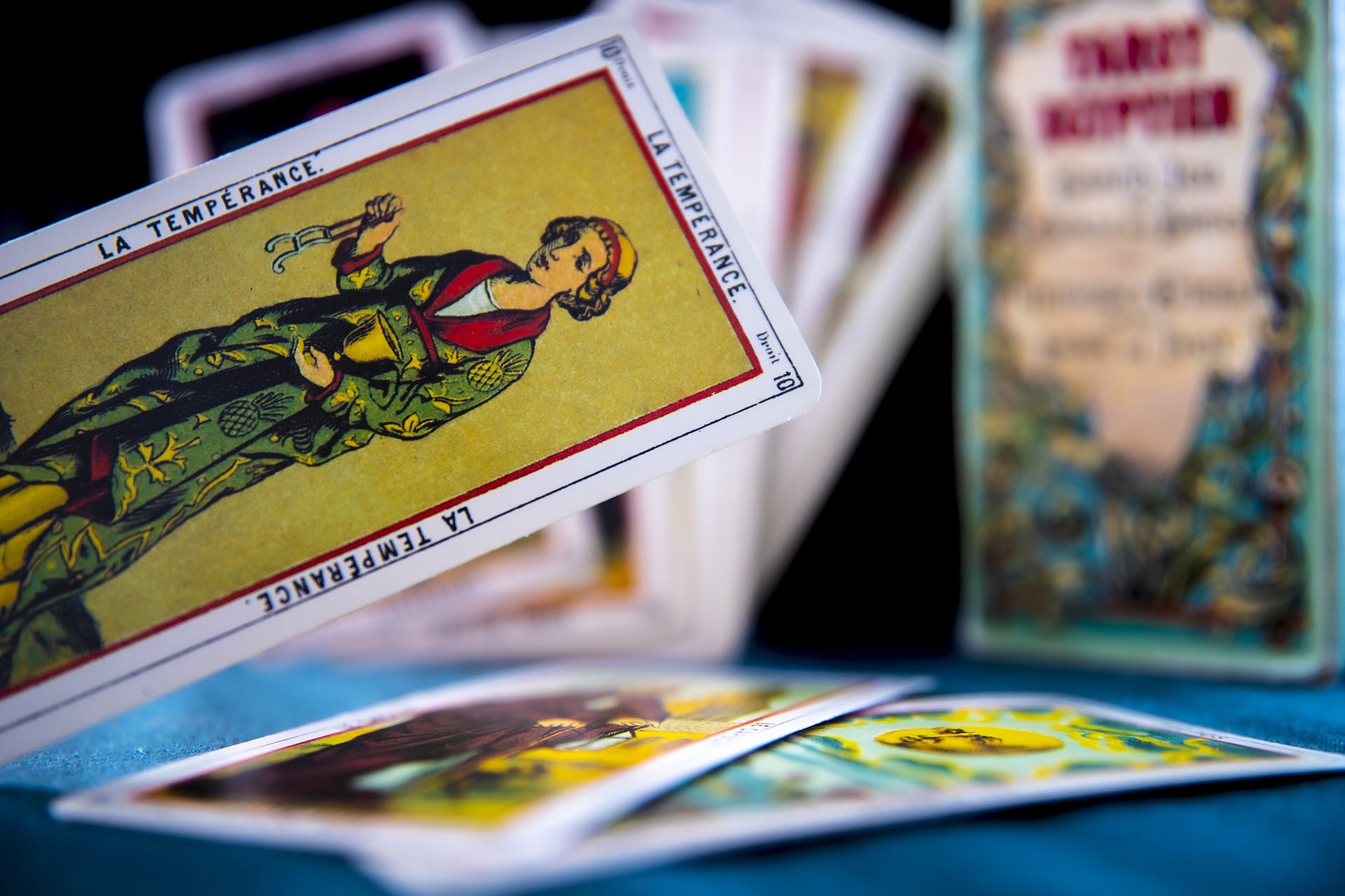 タロット占いの始め方 初心者のための完全ガイド カードの使い方 並べ方 読み方 占いの森
